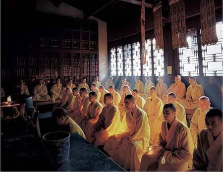 真心供奉观音菩萨 解脱病苦_感应事迹